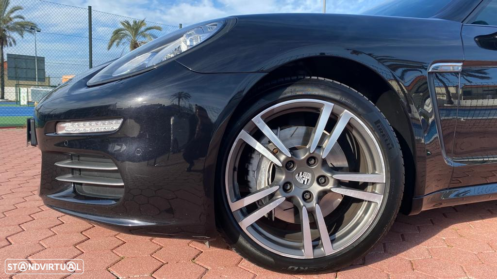 Porsche Panamera 4 Edition PDK - 11