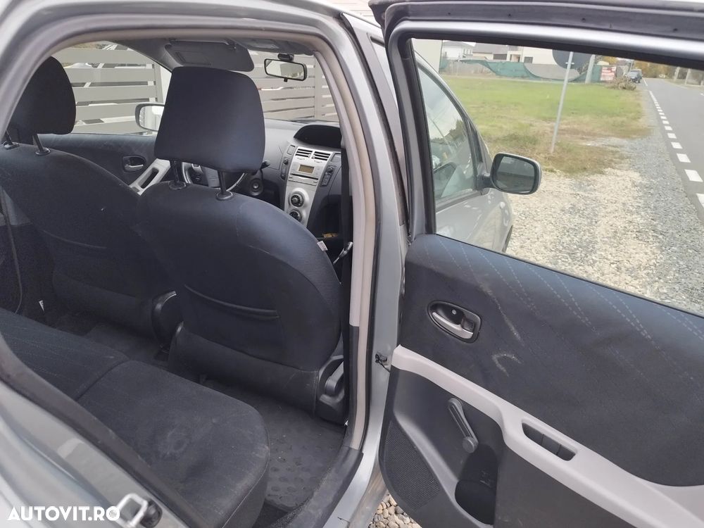 Toyota Yaris - 7