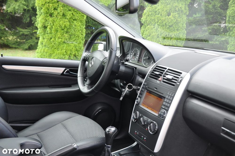 Mercedes-Benz Klasa A 170 BlueEFFICIENCY Avantgarde - 18