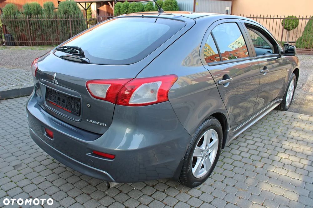 Mitsubishi Lancer 1.8 Intense - 12