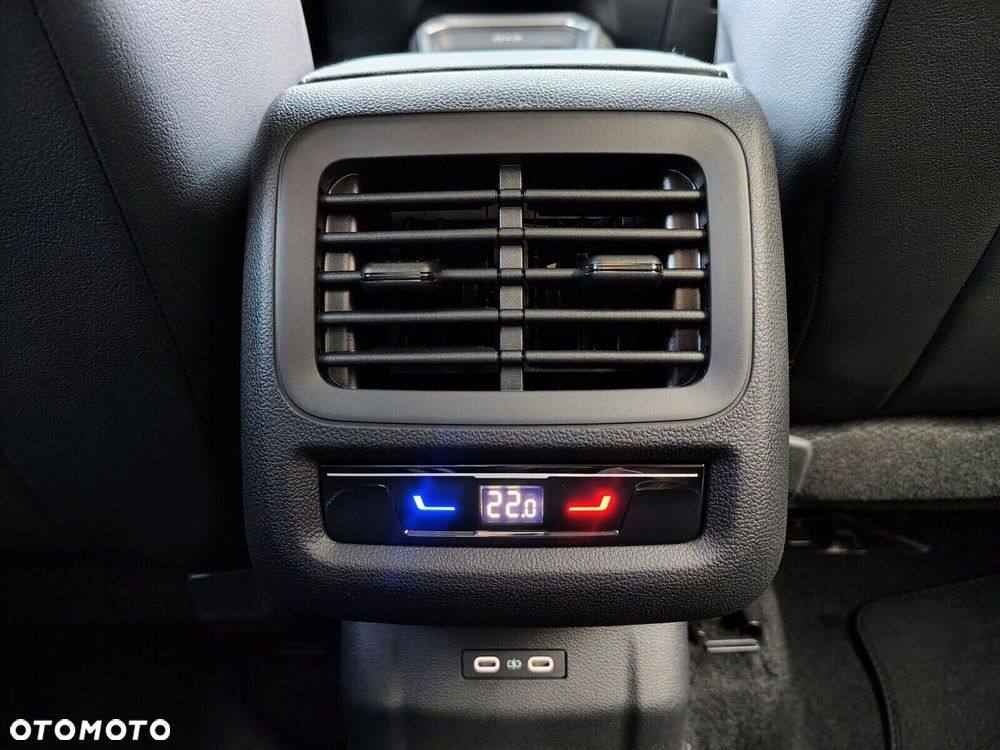 Volkswagen T-Roc - 28