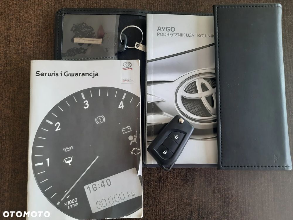 Toyota Aygo x-play touch - 20