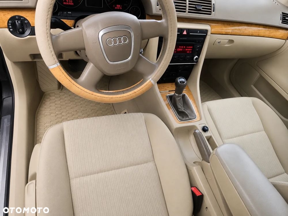Audi A4 Limousine 2 - 21