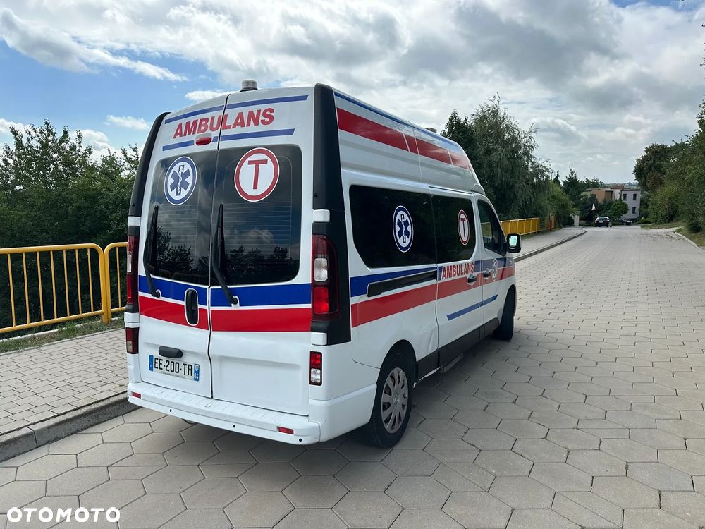 Opel Vivaro Wysoka Maxi Karetka Ambulans Ambulance Sanitarny EN1789 - 6
