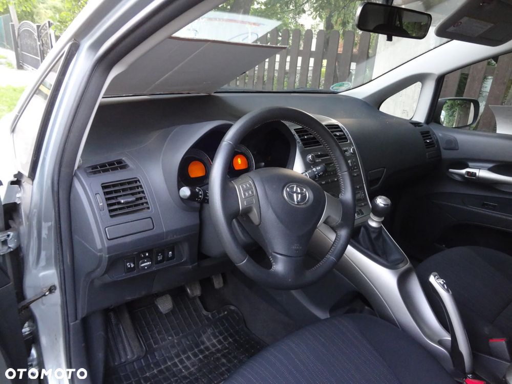 Toyota Auris 1.33 VVT-i 2010 - 15