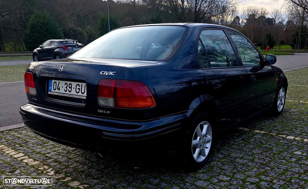 Honda Civic 1.5i LS - 3