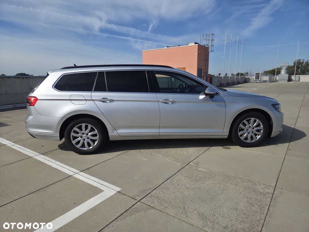 Volkswagen Passat 2.0 TDI SCR DSG Business - 4