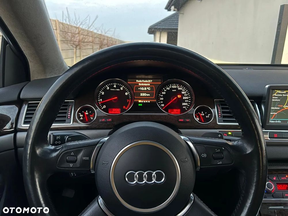 Audi A8 4.2 Quattro - 39