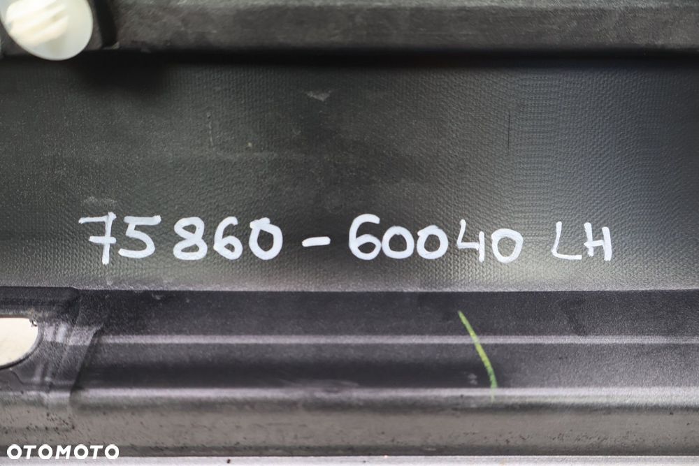 TOYOTA LAND CRUISER 200 08-11 LISTWA PROGOWA LEWA 1F7 75860-60040 - 11