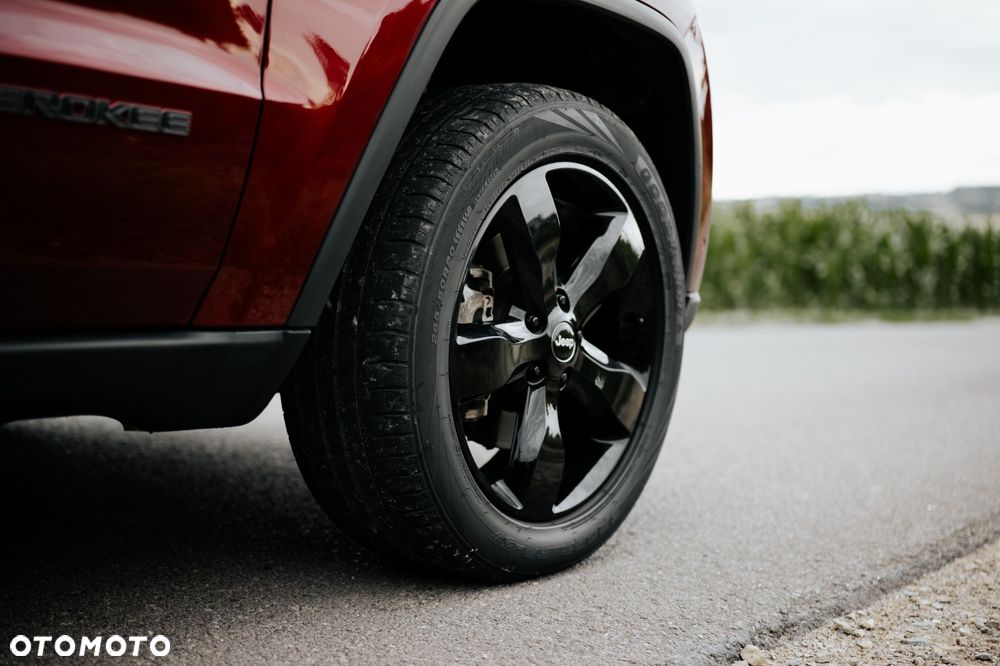 Jeep Grand Cherokee - 13