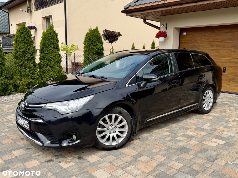 Toyota Avensis Touring Sports 1.8 Executive - 1