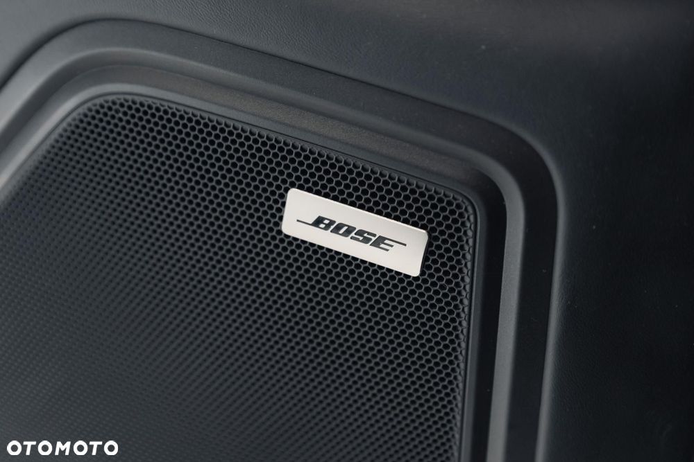 Porsche Macan Turbo - 29