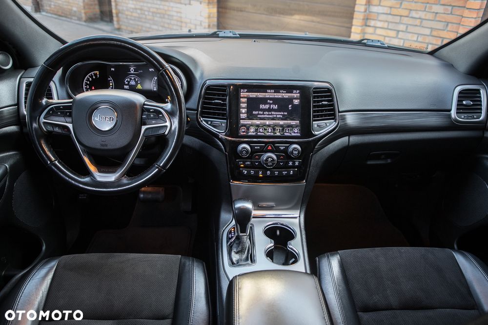 Jeep Grand Cherokee - 30