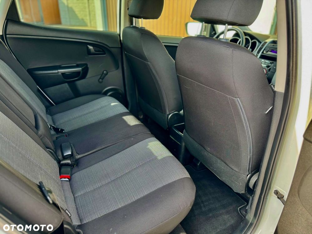 Kia Venga 1.4 CRDi M - 11