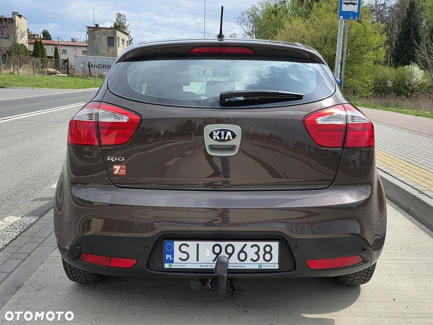 Kia Rio 1.2 Dream Team Edition - 12