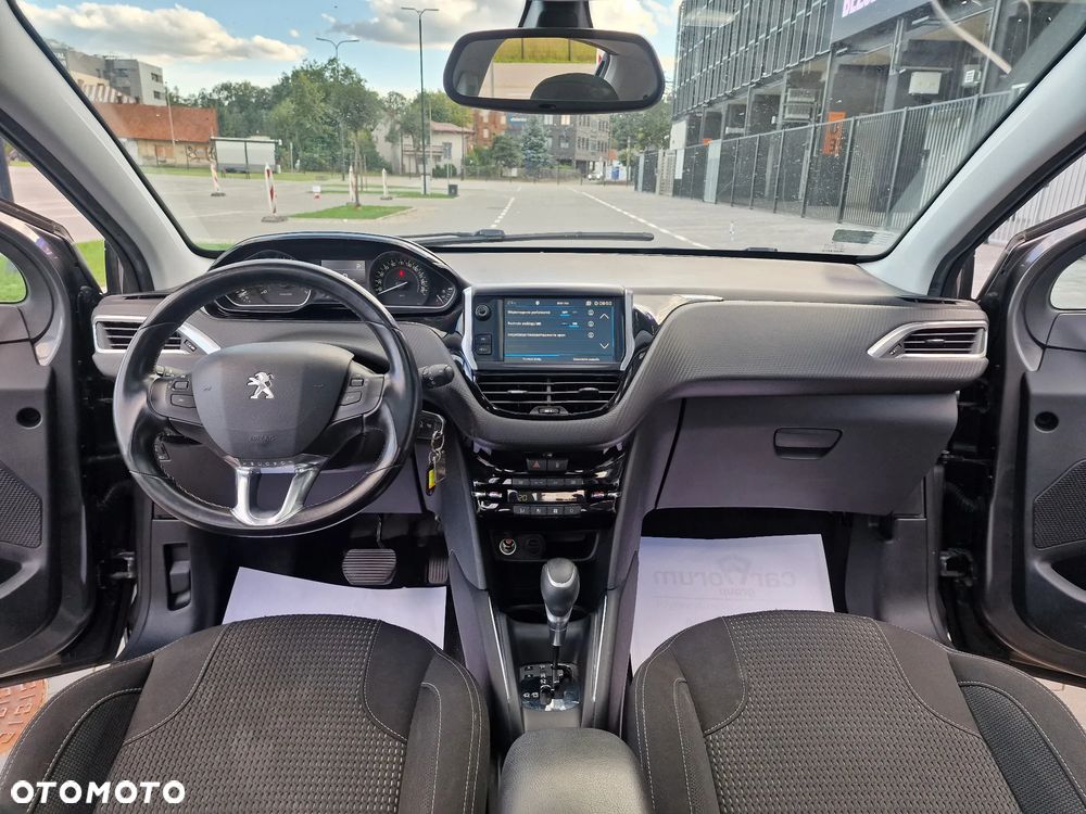 Peugeot 208 - 27