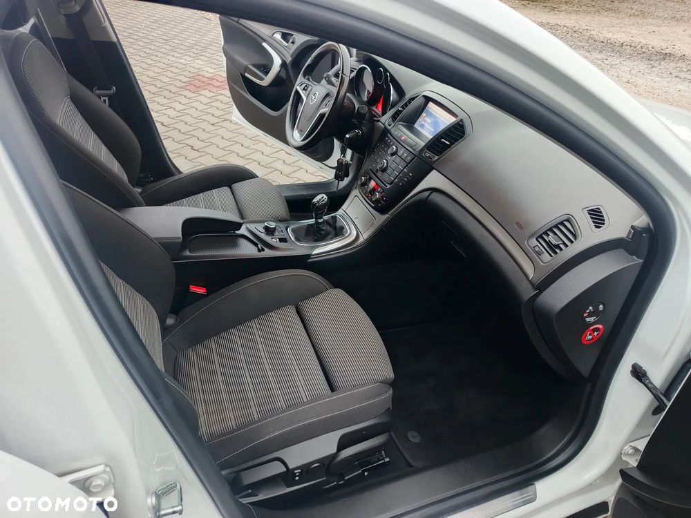 Opel Insignia 2.0 T SportsTourer 4x4 ecoFLEX Start/Stop Design Edition - 18