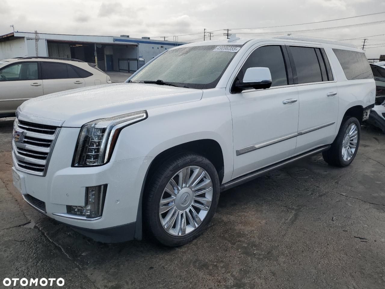 Cadillac Escalade - 1
