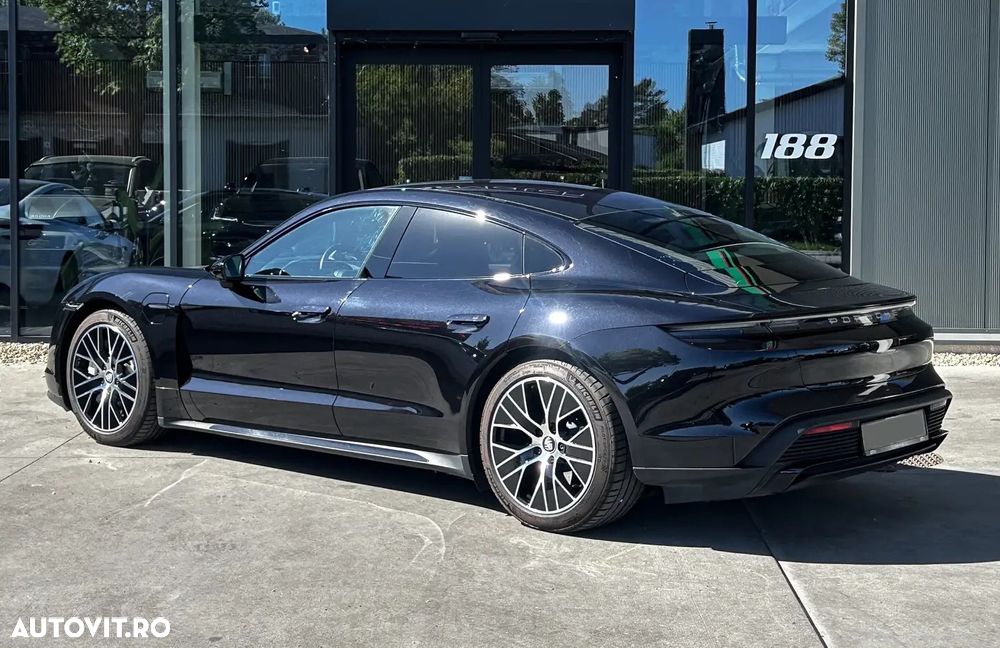 Porsche Taycan Turbo - 5
