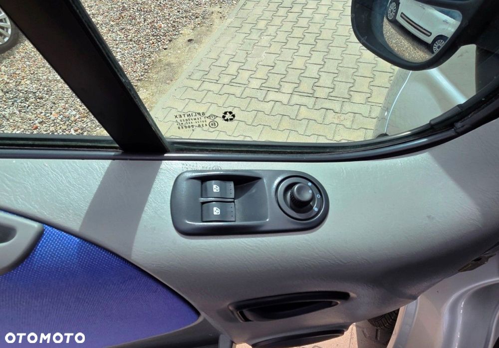 Opel Vivaro - 13