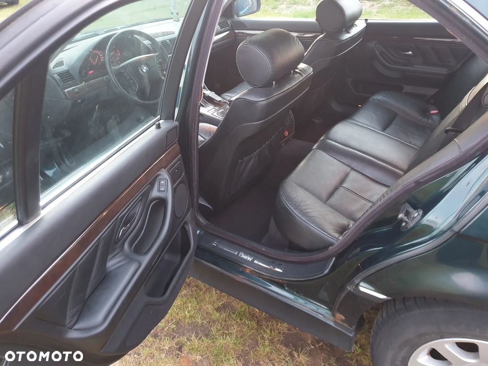 BMW Seria 7 - 10