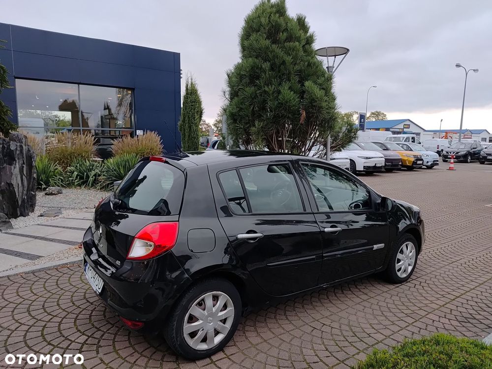 Renault Clio - 6