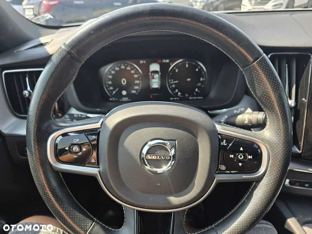 Volvo XC 60 D4 SCR AWD R-Design - 26