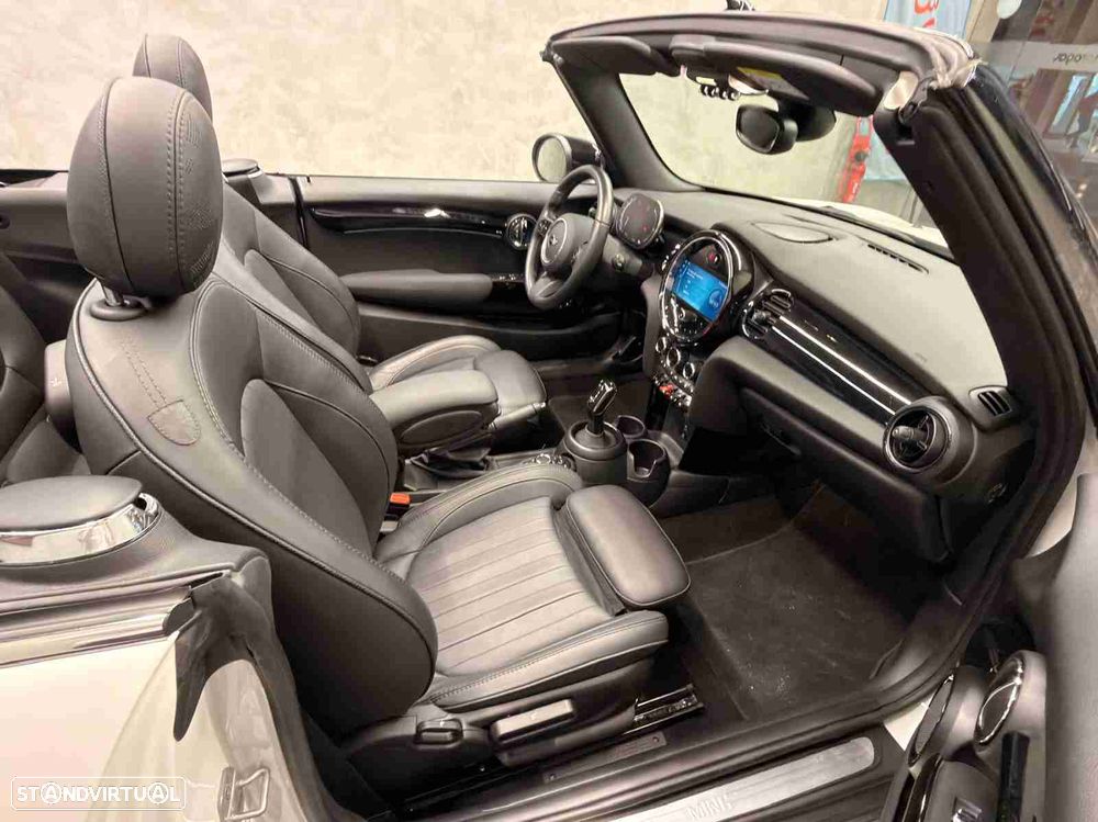 MINI Cabrio Cooper Premium Classic Auto - 9
