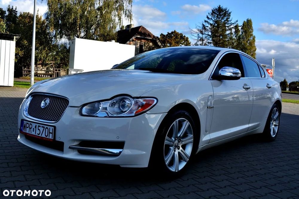 Jaguar XF 4.2 V8 Premium Luxury - 19