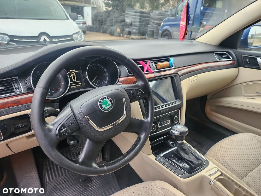 Skoda Superb 1.8 TSI Comfort DSG - 8