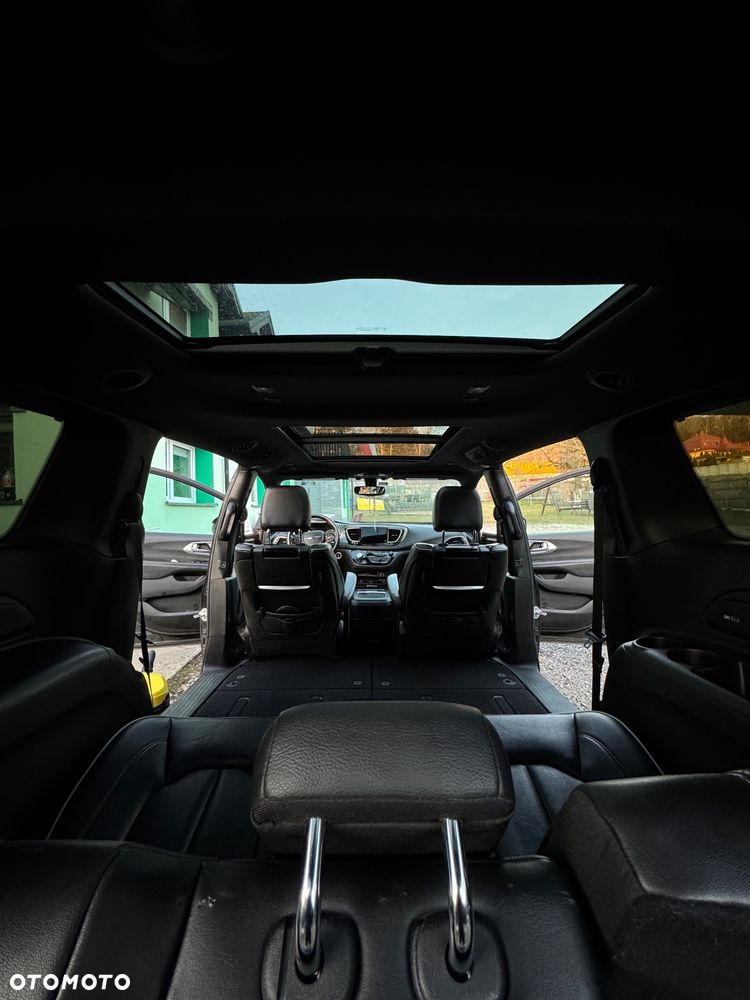 Chrysler Pacifica - 10