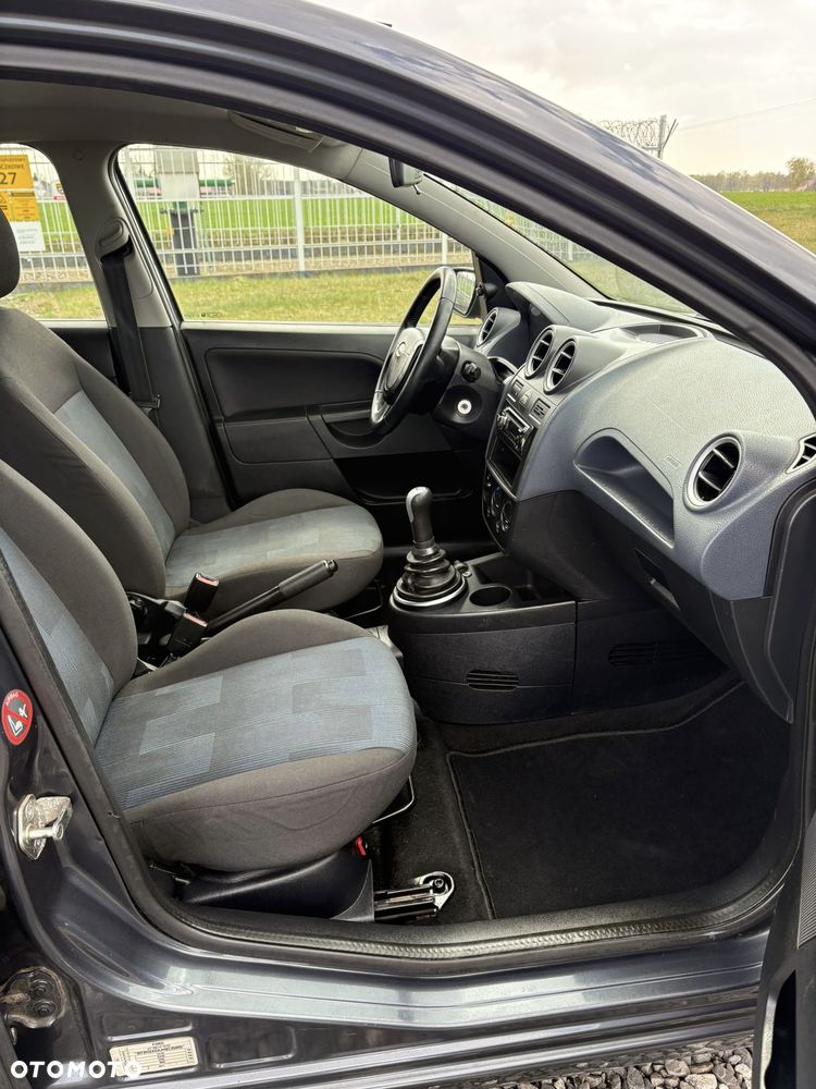 Ford Fiesta 1.4 TDCi Ambiente - 18