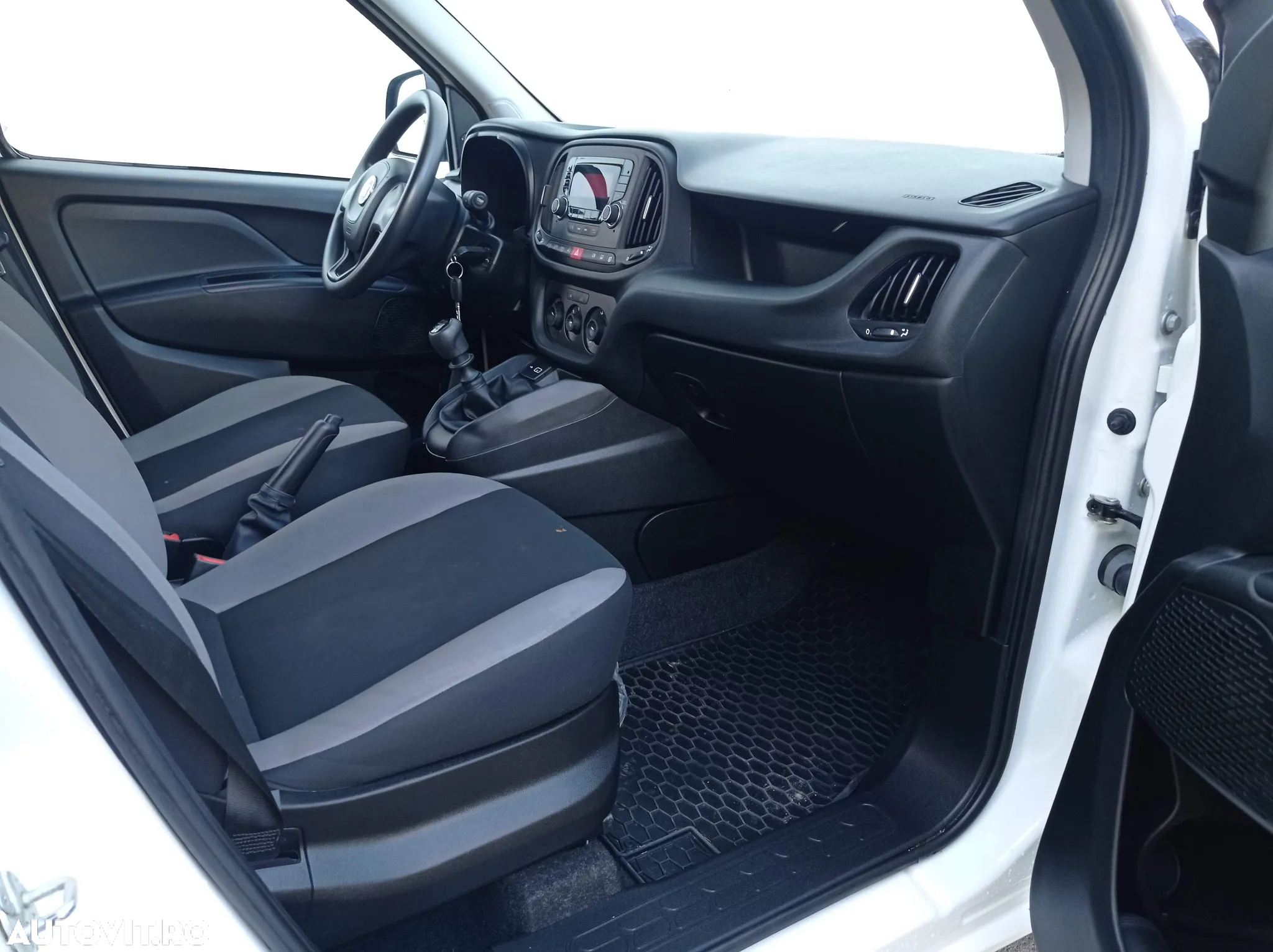 Fiat Doblo Combi 1.6 Mjet 105 CP Maxi Confort - 20