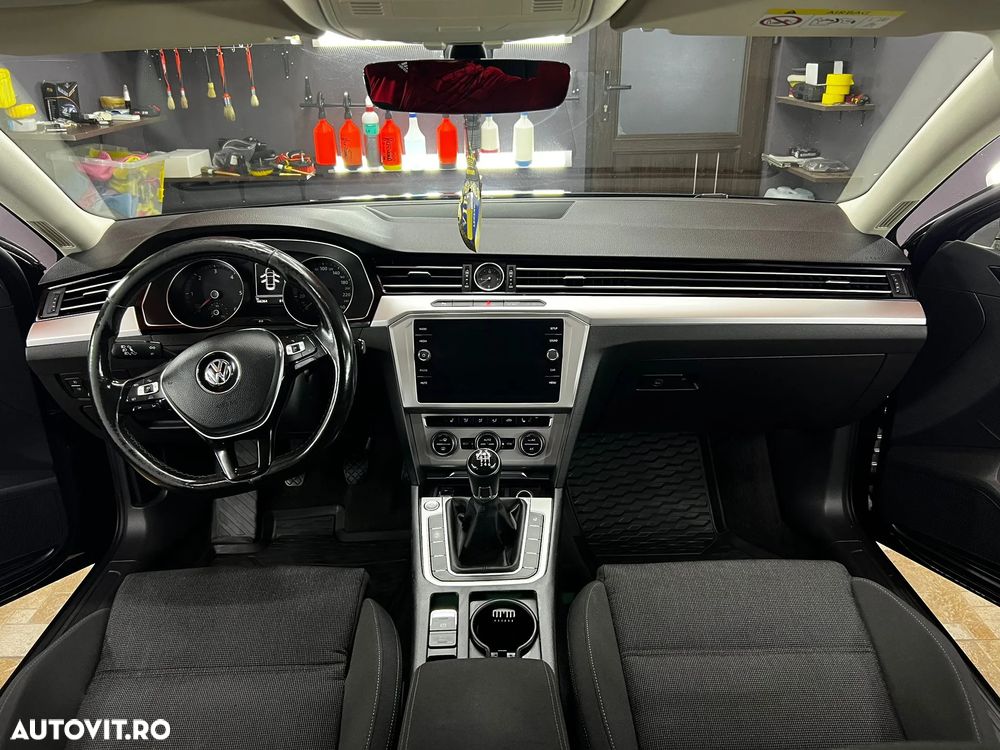 Volkswagen Passat 2.0 TDI Comfortline - 12