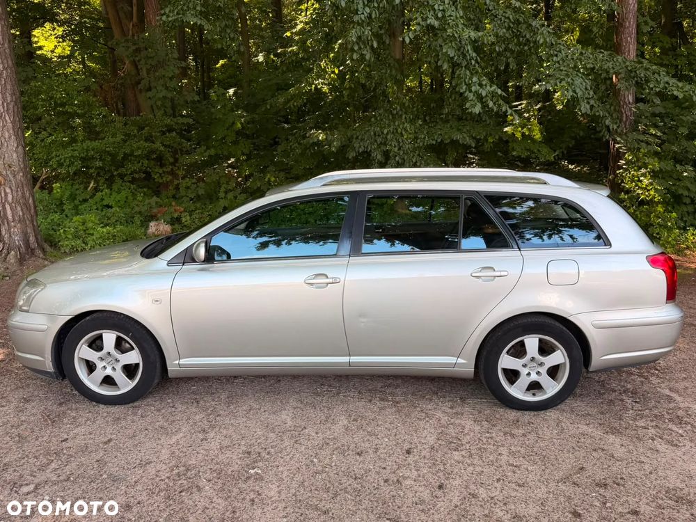 Toyota Avensis - 9