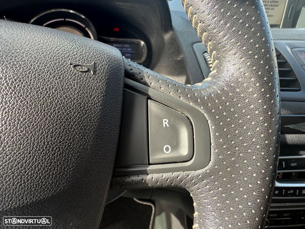 Renault Mégane Coupe 1.5 dCi Bose Edition SS - 23