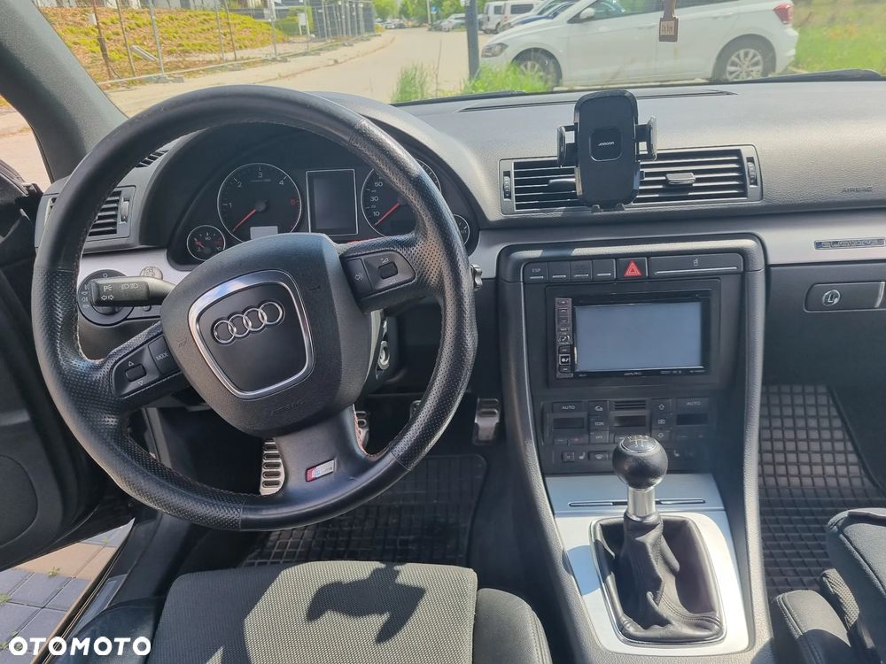 Audi A4 Avant - 4