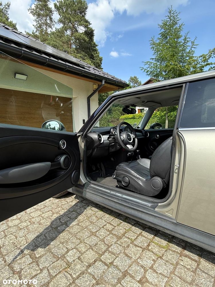 MINI Cooper Standard - 9