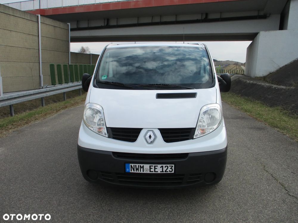 Renault TRAFIC - 2