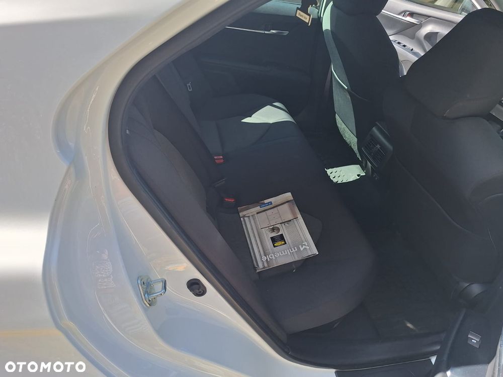 Toyota Camry 2.5 Hybrid Comfort CVT - 9