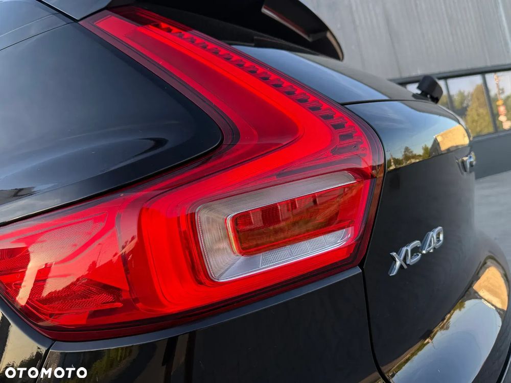 Volvo XC 40 T2 Plus Dark - 14