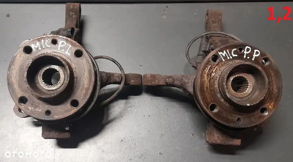 Micra K12 piasta zwrotnica przednia przód 1,2 benz. 1,5DCI Nissan