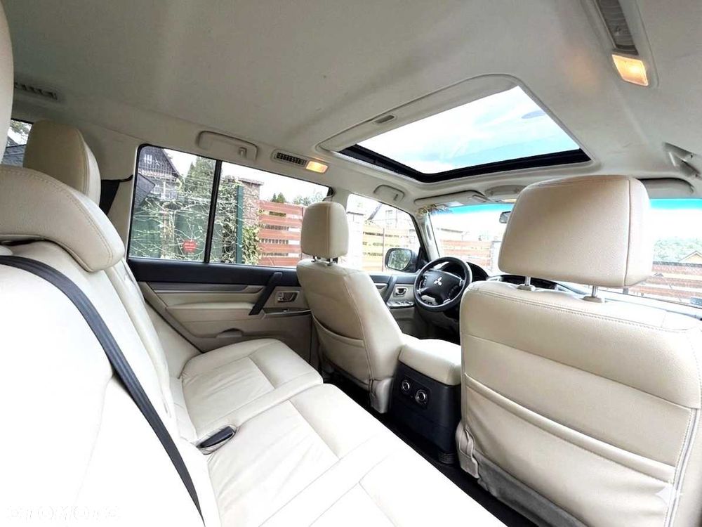 Mitsubishi Pajero - 5