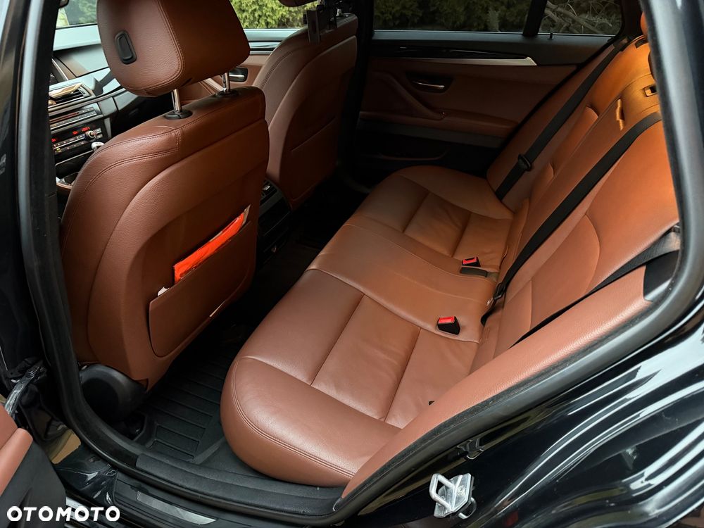 BMW Seria 5 520d Luxury Line - 12