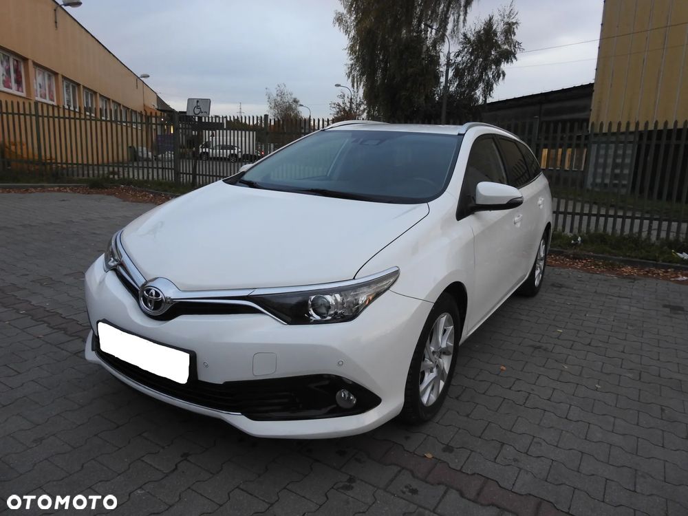 Toyota Auris 2017 photo 3
