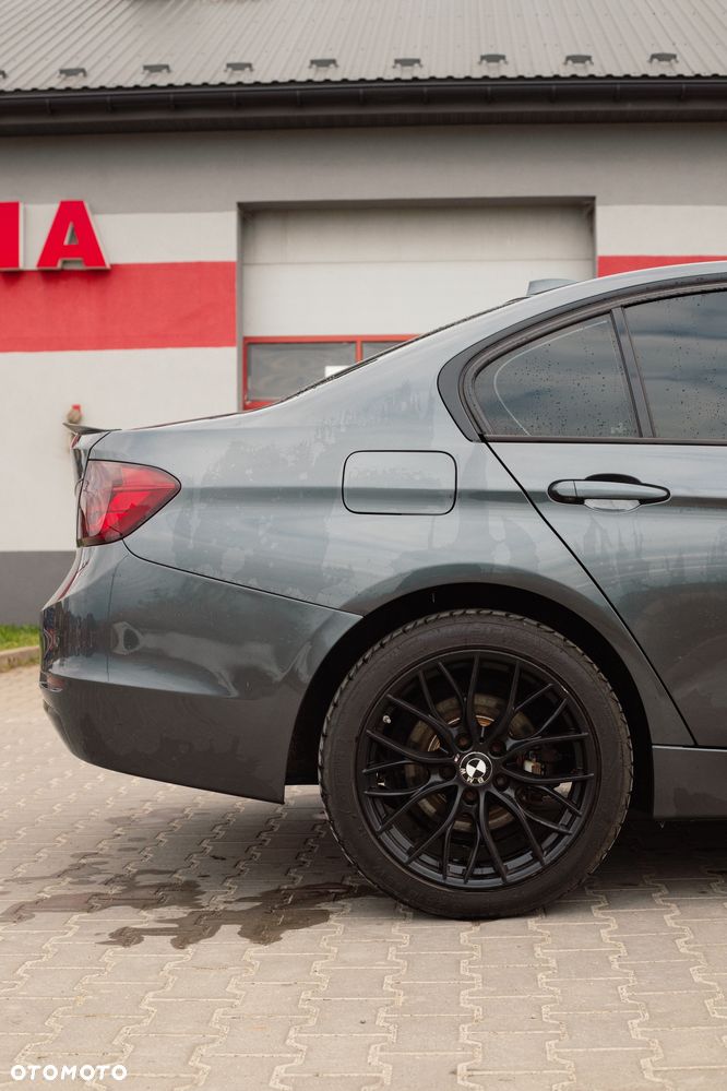 BMW Seria 3 320d xDrive Sport Line - 10