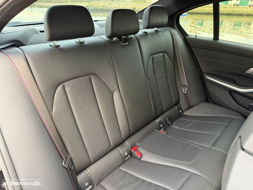 BMW M3 Competition xDrive - 22