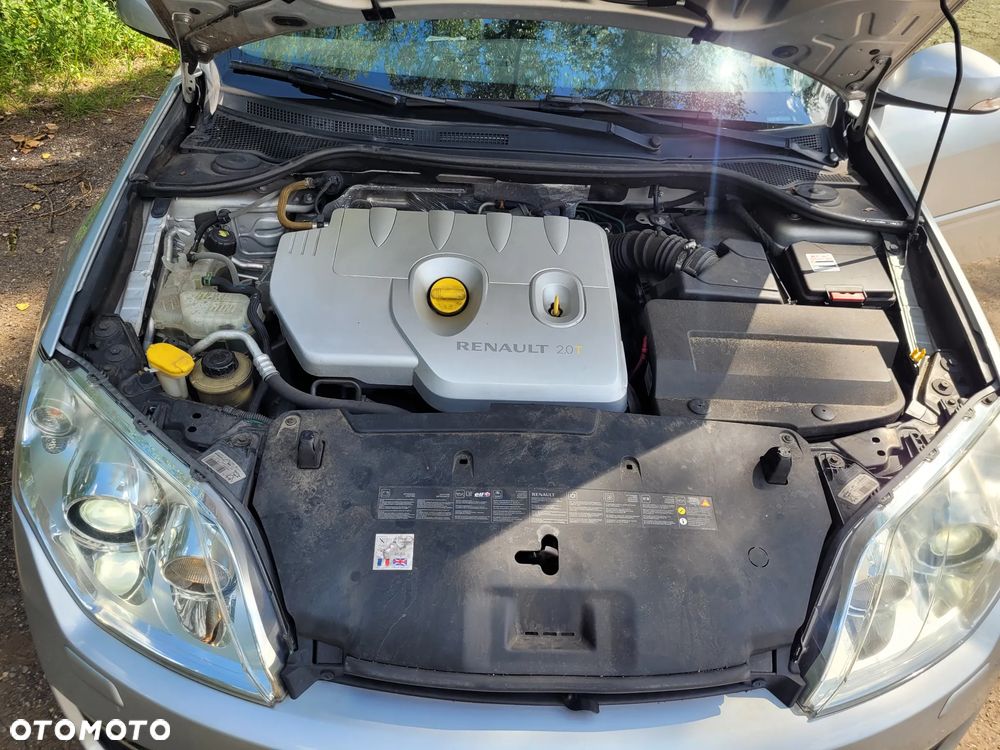 Renault Laguna 2.0T Image - 11
