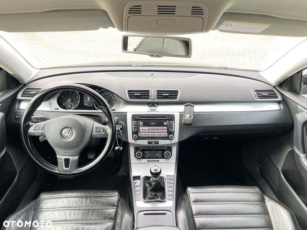 Volkswagen Passat - 15