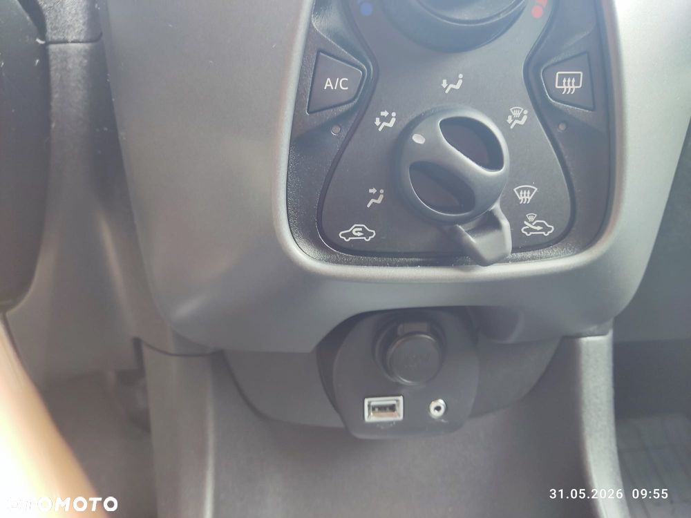 Toyota Aygo x-play - 5